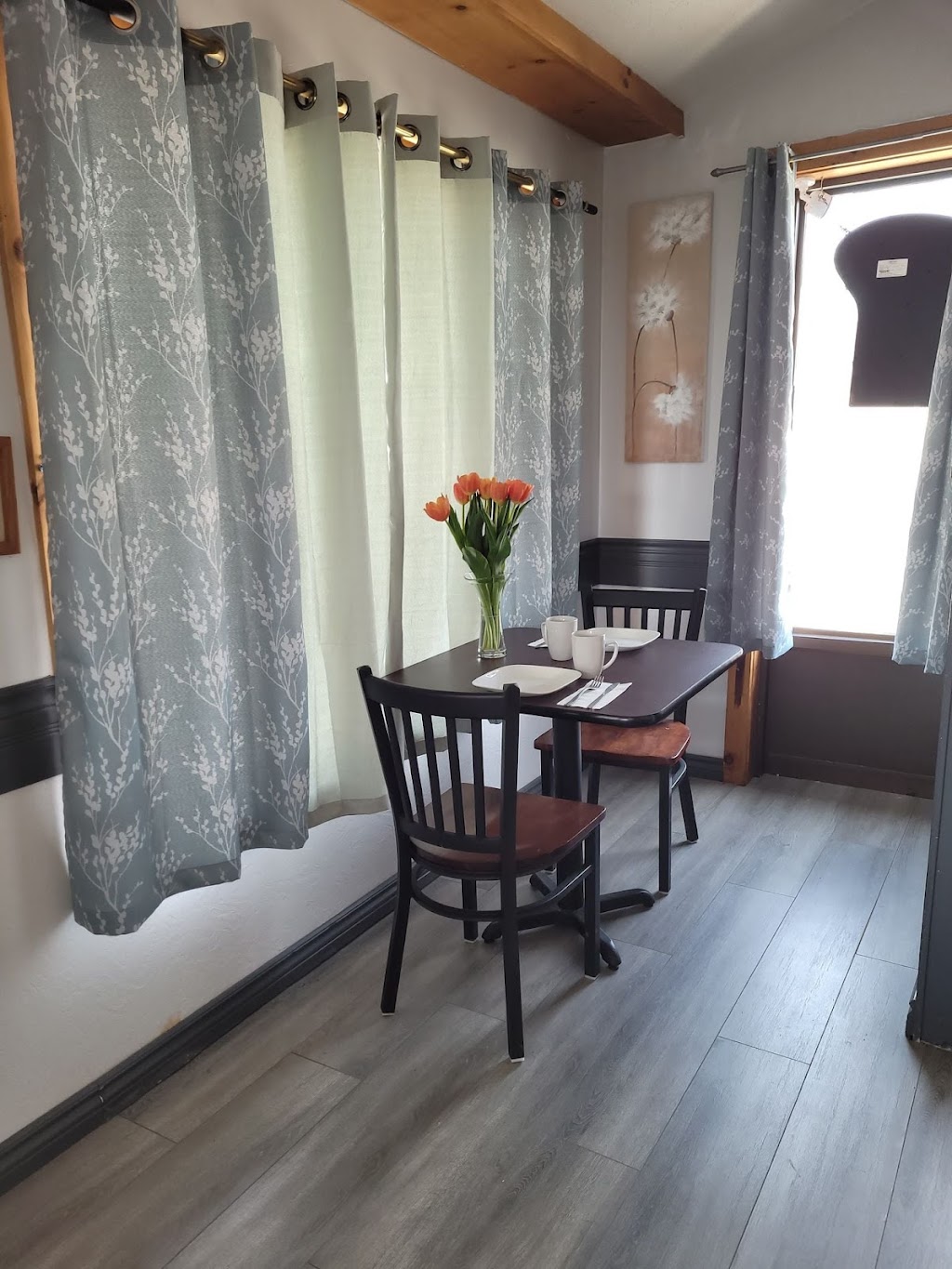 Sunshine diner | 740 9th Ave E, Owen Sound, ON N4K 3E5, Canada | Phone: (519) 376-0843