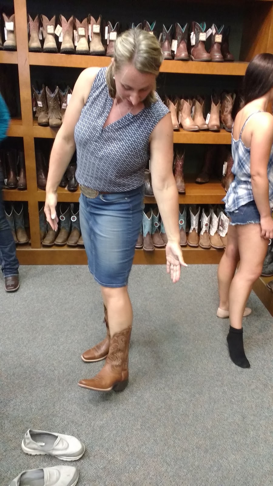 Lammles Western Wear | 200-303 Shawville Blvd SE, Calgary, AB T2Y 3W6, Canada | Phone: (403) 256-6859