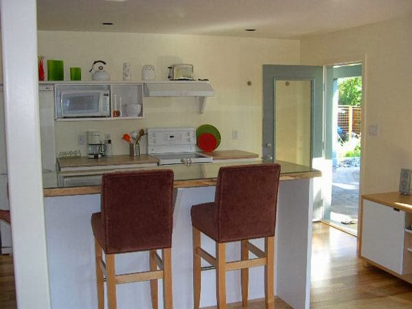 Waterloo Garden Suite | 1987 Waterloo Rd, Victoria, BC V8P 1J4, Canada | Phone: (250) 592-6788