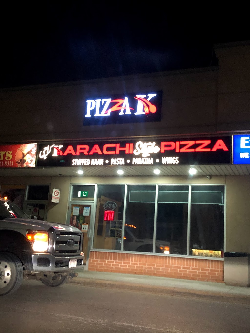 Pizza Karachi | 812 Britannia Rd W Unit 104, Mississauga, ON L5V 0A6, Canada | Phone: (905) 997-4797