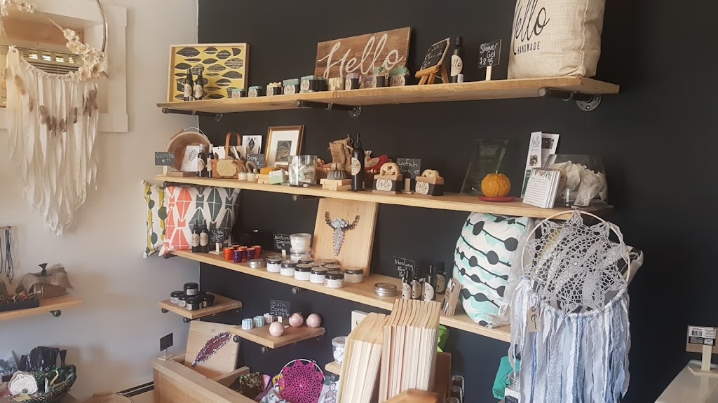 Hello Smoothies,Juices & Boutique | 185 Commercial St Unit 105, Berwick, NS B0P 1E0, Canada | Phone: (902) 538-7796