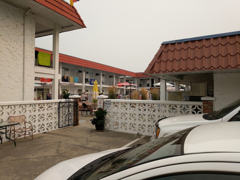 Riverside Motel | 110 Riverside Dr, Penticton, BC V2A 5Y4, Canada | Phone: (250) 492-2615
