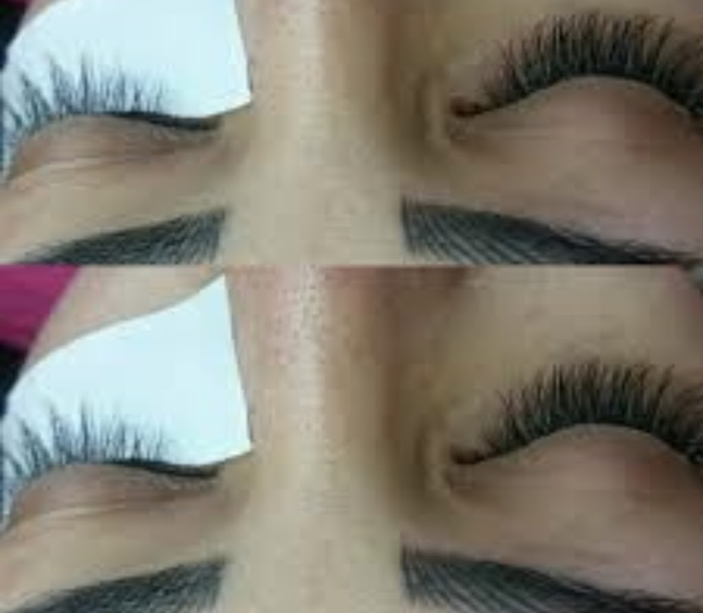 AM eyelashes extensions | 3137 Bentley Dr, Mississauga, ON L5M 6V8, Canada | Phone: (437) 991-1990