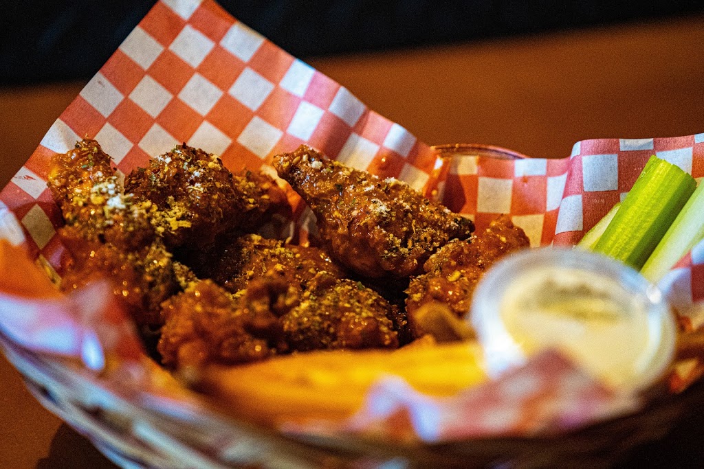 Wild Wing Stouffville | 15 Ringwood Dr, Whitchurch-Stouffville, ON L4A 8C1, Canada | Phone: (905) 642-9464