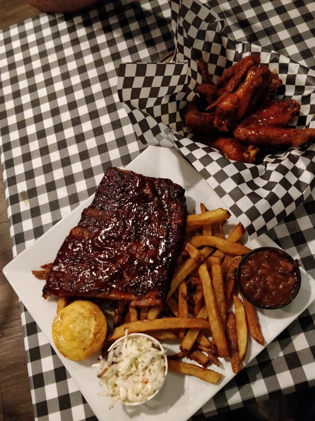 Rollys Smokehouse | 214 West St, Smithville, ON L0R 2A0, Canada | Phone: (289) 639-9659