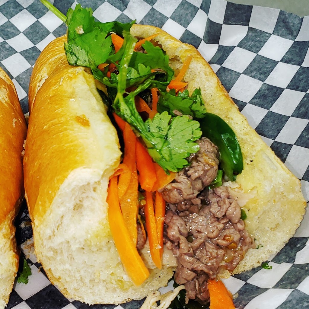 Banh mi huynh | 3525 26 Ave SE #9, Calgary, AB T2B 2M9, Canada | Phone: (587) 470-2010