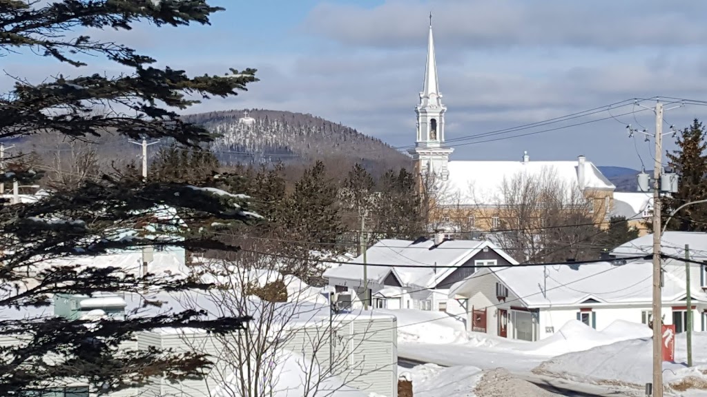 Église Saint-Éleuthère (1910) | 1904 Rue St Vallier, Pohénégamook, QC G0L 1J0, Canada | Phone: (418) 862-2805 ext. 350
