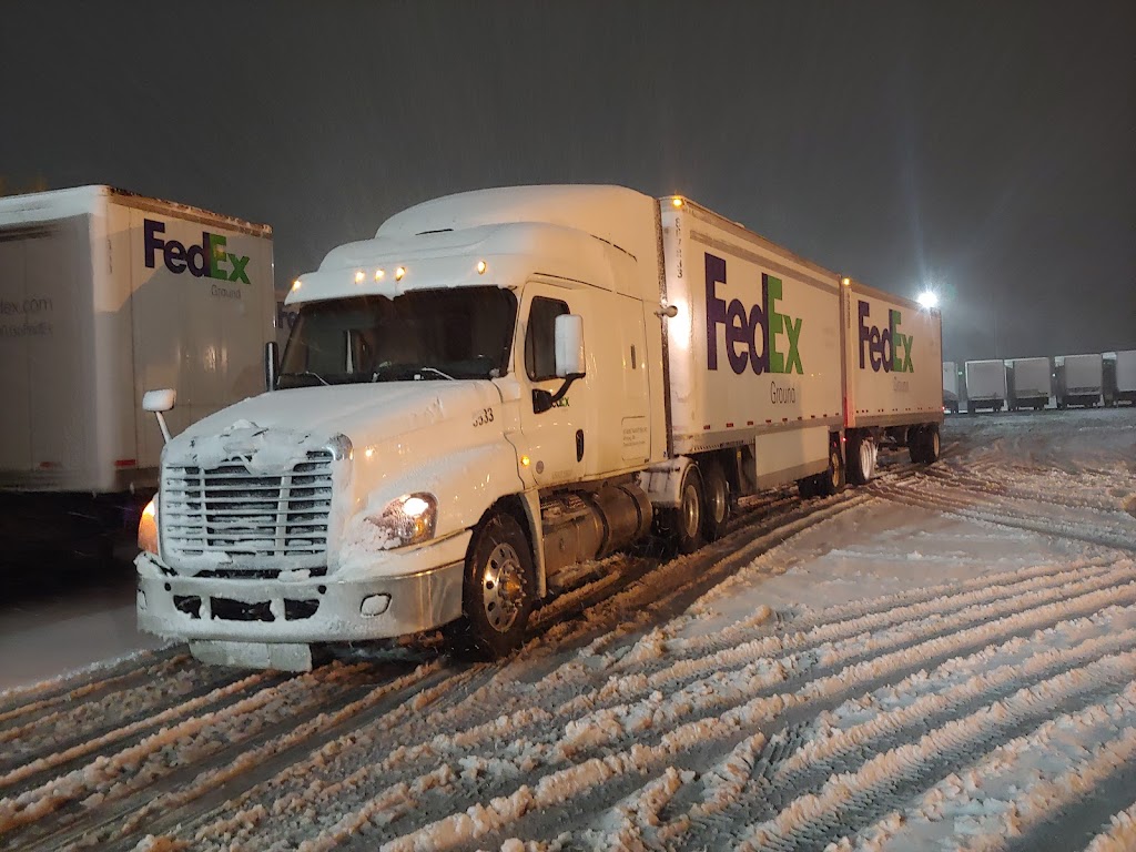 FedEx Ground Terminal | 365 Black Diamond Blvd, Winnipeg, MB R2J 4M4, Canada | Phone: (800) 463-3339