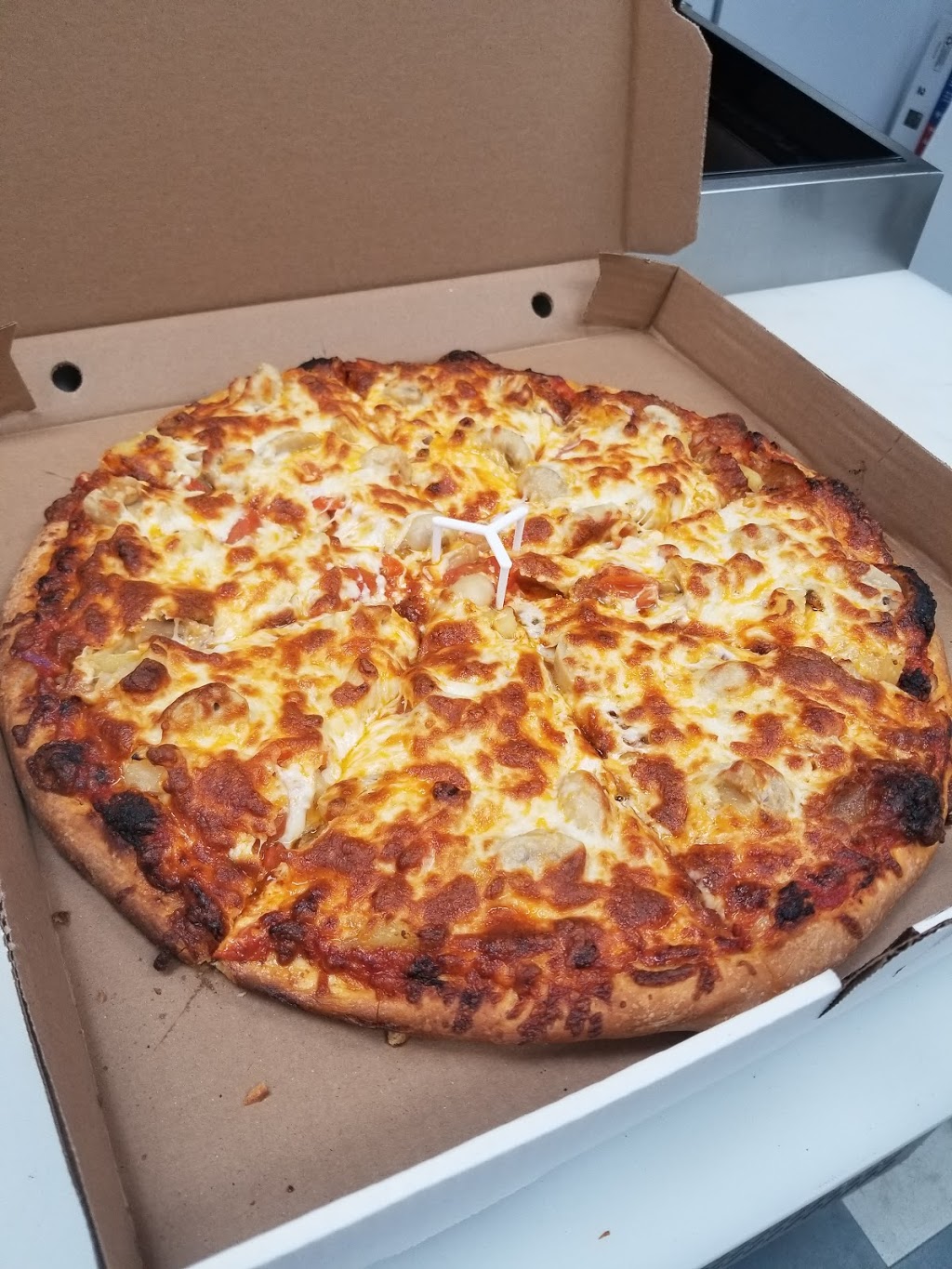Kens Pizza & Wings | 1447 Water St, Peterborough, ON K9H 0C6, Canada | Phone: (705) 741-2404