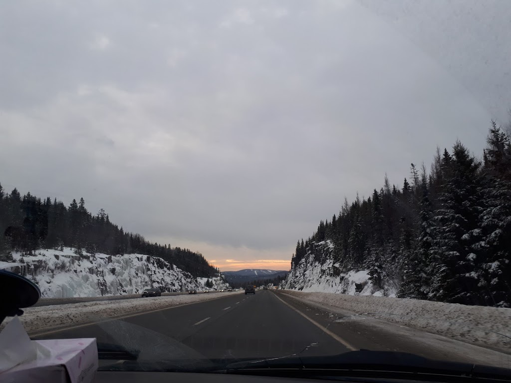 Coin 1 | 5307-5325 Boulevard Labelle, Val-Morin, QC J0T 2R0, Canada