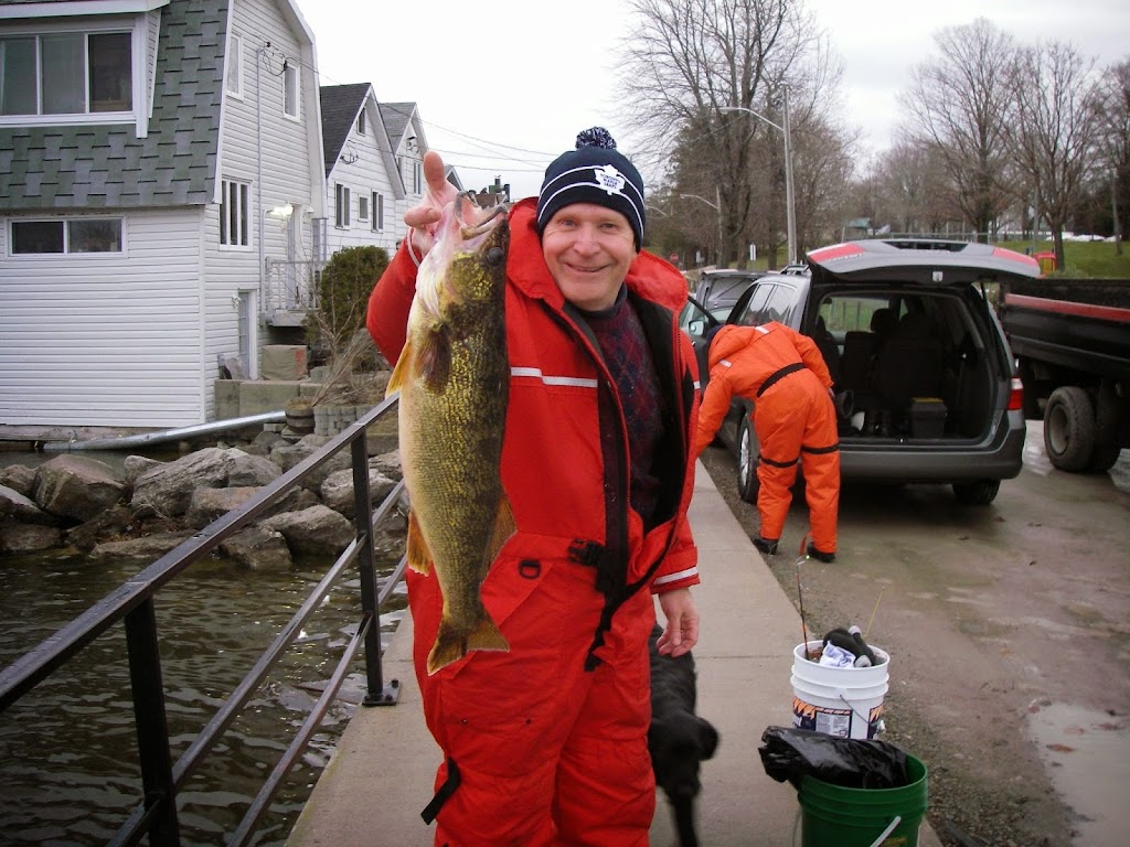 Floyd Hales Fish Huts | 1 Harbour Park Crescent, PoBox449, Beaverton, ON L0K 1A0, Canada | Phone: (705) 426-7415