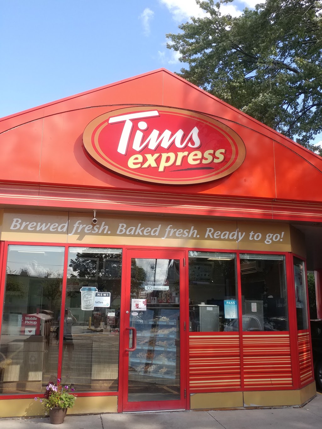 Tim Hortons | 954 Barton St E, Hamilton, ON L8L 3C4, Canada | Phone: (905) 548-0593