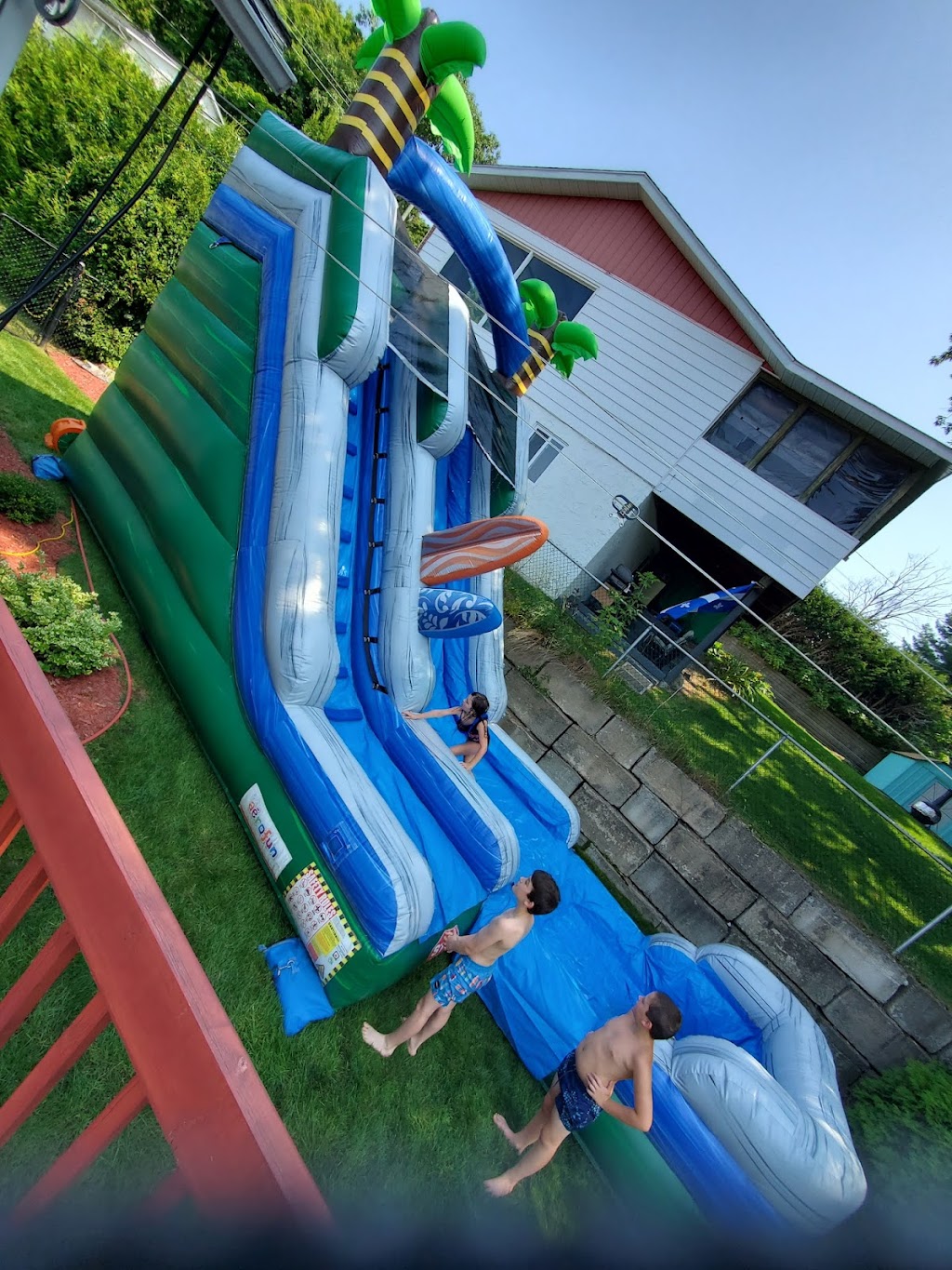 Location de jeux gonflables Jeux Aérofun - Administration | 1503 Bd Michèle-Bohec #106, Blainville, QC J7C 0Y4, Canada | Phone: (514) 927-6386