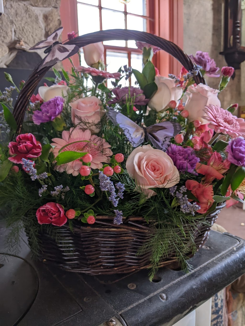 Fox Floral Creations | 119 Arthur St, Carleton Place, ON K7C 1C2, Canada | Phone: (613) 250-2643