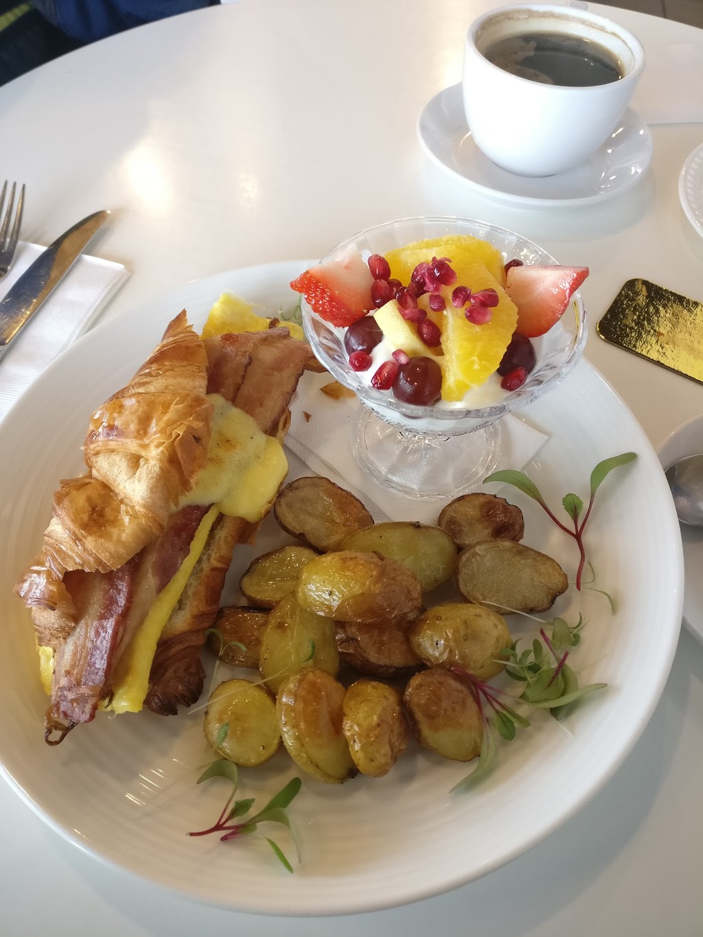 Cafe Francais | 425 Victoria Ave E #1, Regina, SK S4N 0N8, Canada | Phone: (306) 757-2233
