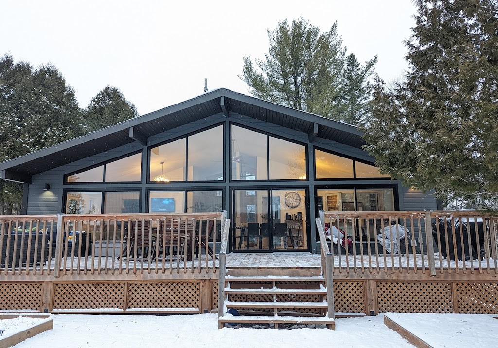 Lake House Chalet | 162 Chem. des Châtaigniers, Nominingue, QC J0W 1R0, Canada | Phone: (514) 209-8027