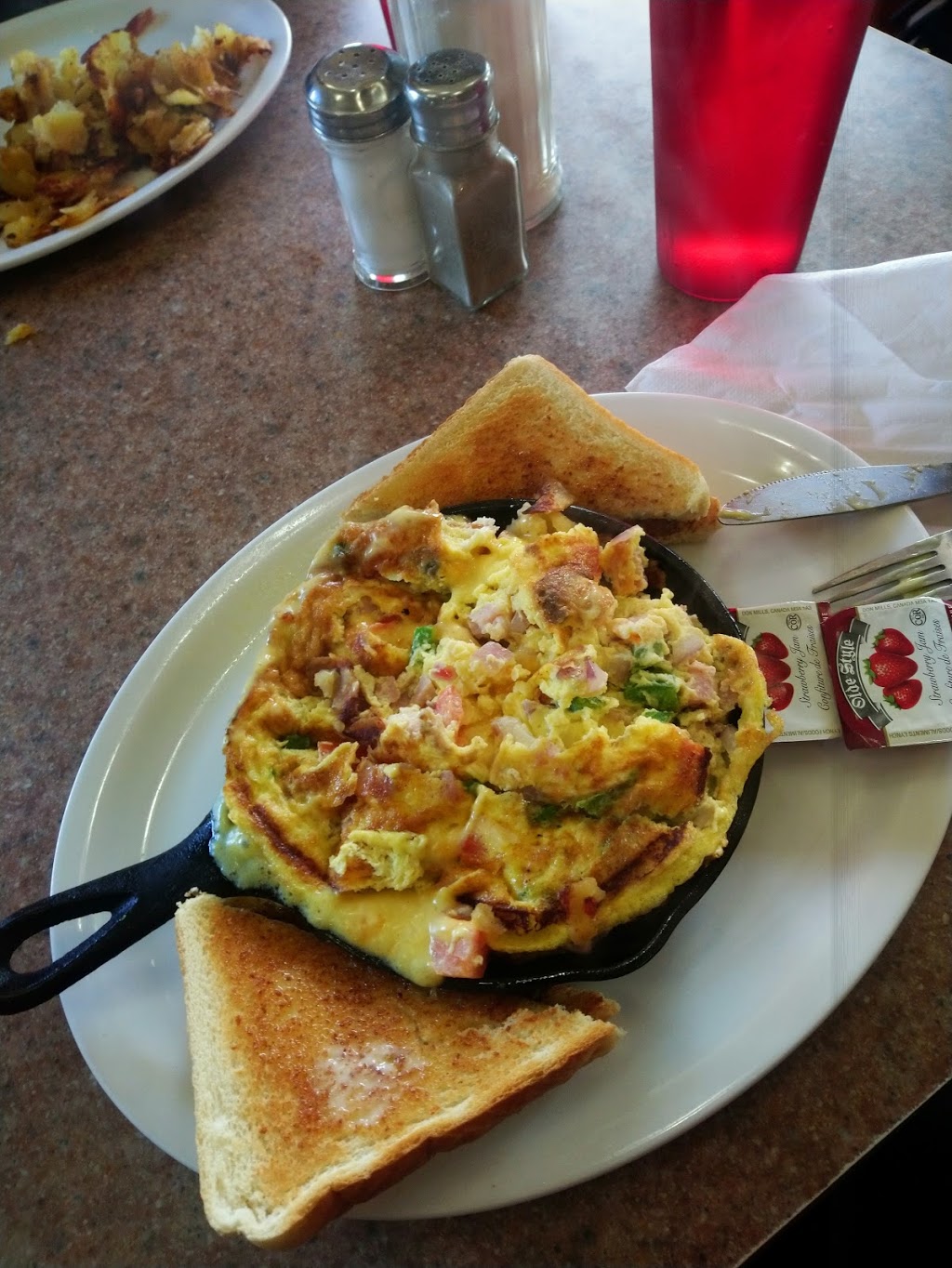 Sammys Family Restaurant | 2 Cameron Dr, Ancaster, ON L9G 2L3, Canada | Phone: (905) 648-6756