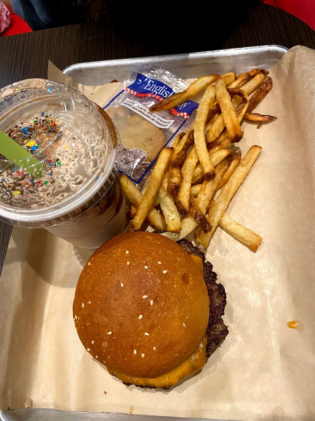 MOOYAH Burgers Fries & Shakes | 1431 Marine Dr, North Vancouver, BC V7P 1T5, Canada | Phone: (604) 971-4611