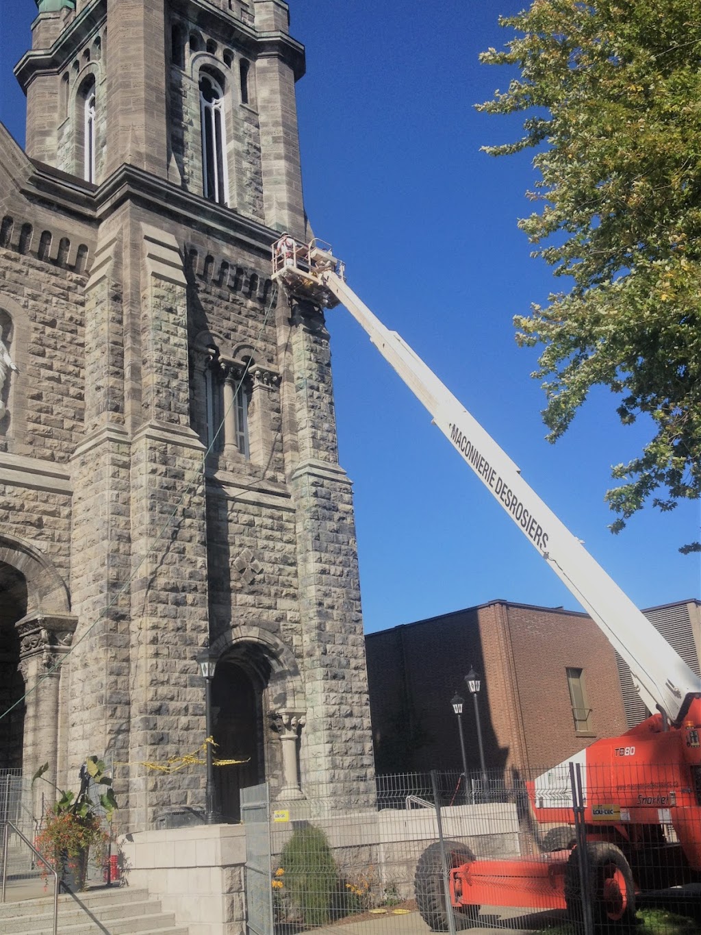 Maçonnerie Desrosiers de lEstrie Inc. | 1932 Rue Chevalier, Sherbrooke, QC J1K 1E2, Canada | Phone: (819) 566-5292