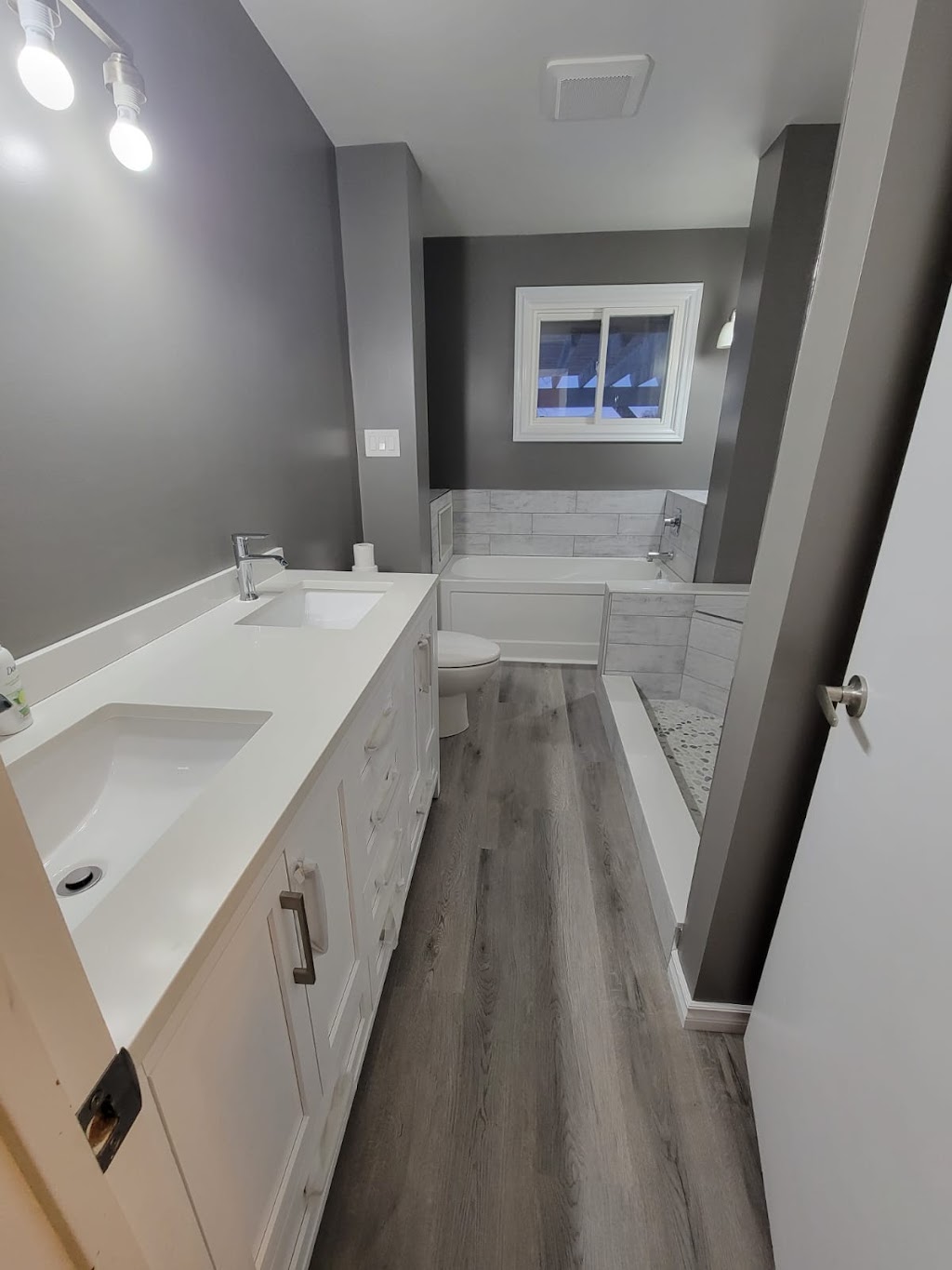 Tiles Direct & Painting Inc. | Larida Path, Oshawa, ON L1L 0G4, Canada | Phone: (437) 227-8368