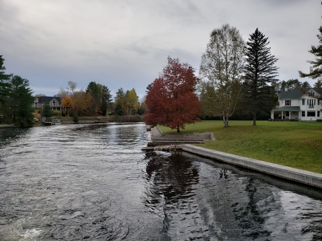 Kerr Park | 130 Beaumont Dr, Bracebridge, ON P1L 1X2, Canada | Phone: (705) 645-3037