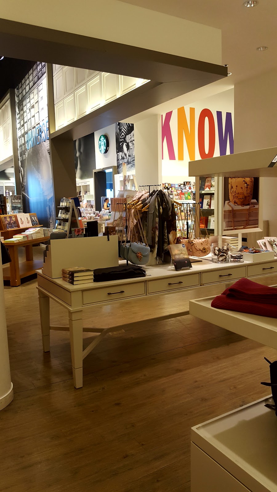 Indigo | Heritage Greene Shopping Centre, 1783 Stone Church Rd E, Stoney Creek, ON L8J 0B4, Canada | Phone: (905) 578-3658