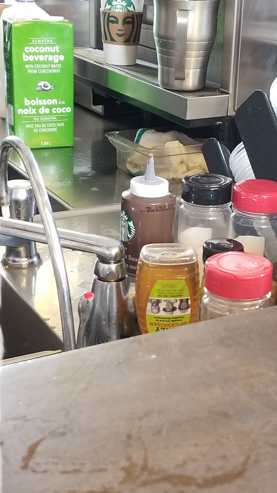 Starbucks | 470 Belleville St, Victoria, BC V8V 1W9, Canada | Phone: (778) 433-0424