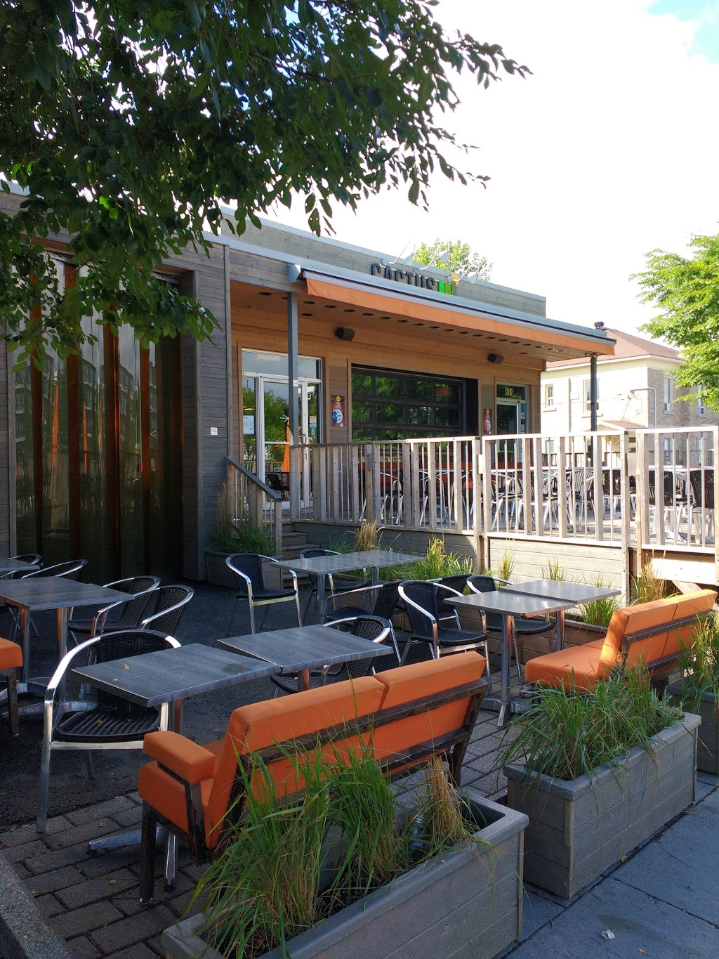 Cactus Restaurant Bar | 814 Avenue Myrand, Québec, QC G1V 2V5, Canada | Phone: (418) 527-9111