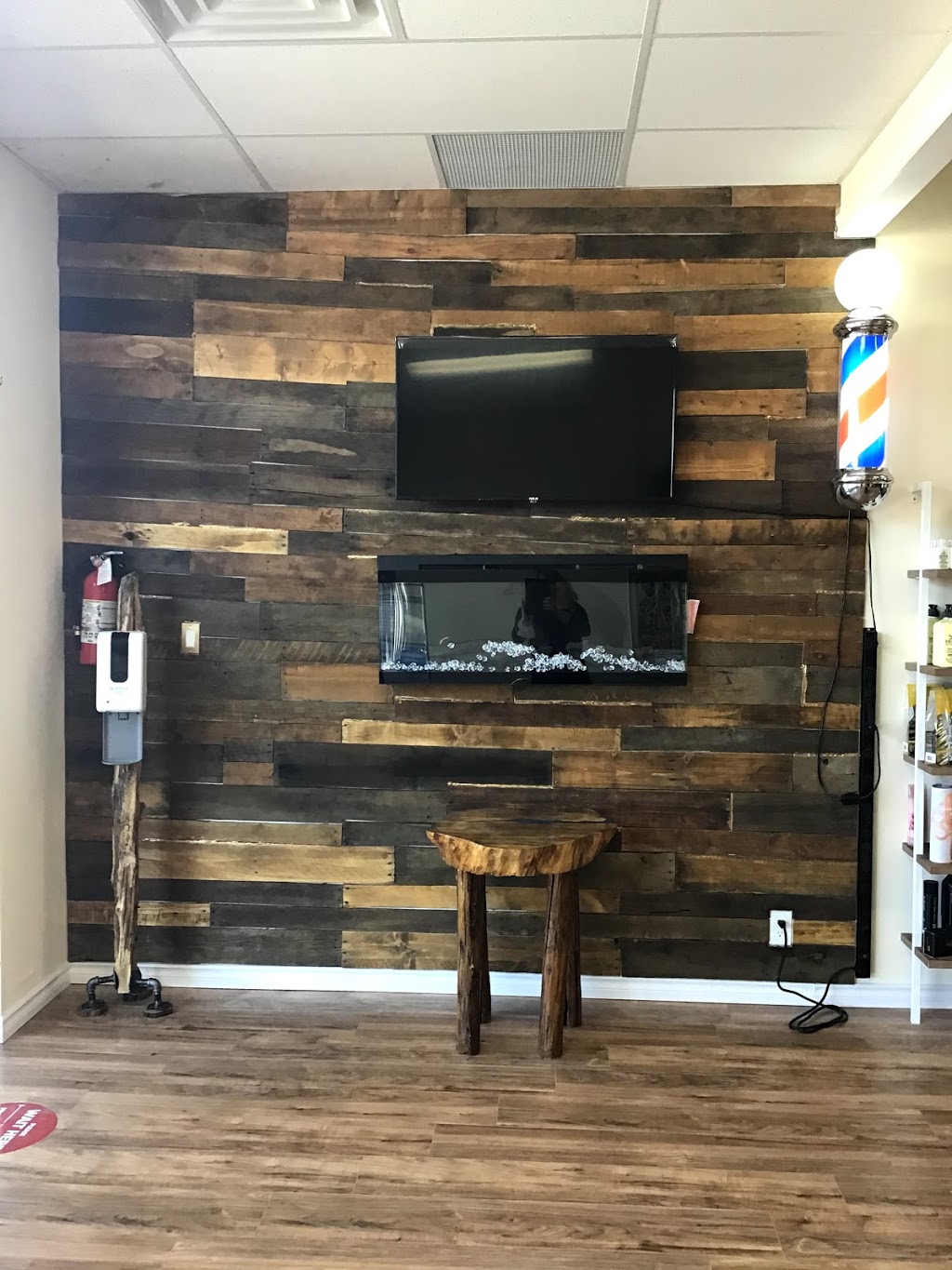 Crown Barber Beauty Midland On | 741 Yonge St, Midland, ON L4R 2E1, Canada | Phone: (705) 245-5000