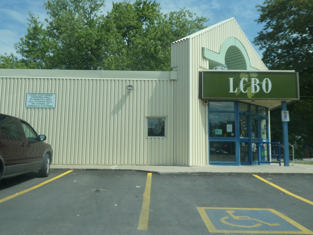LCBO | 90 Mosley St, Wasaga Beach, ON L9Z 2K3, Canada | Phone: (705) 429-2514