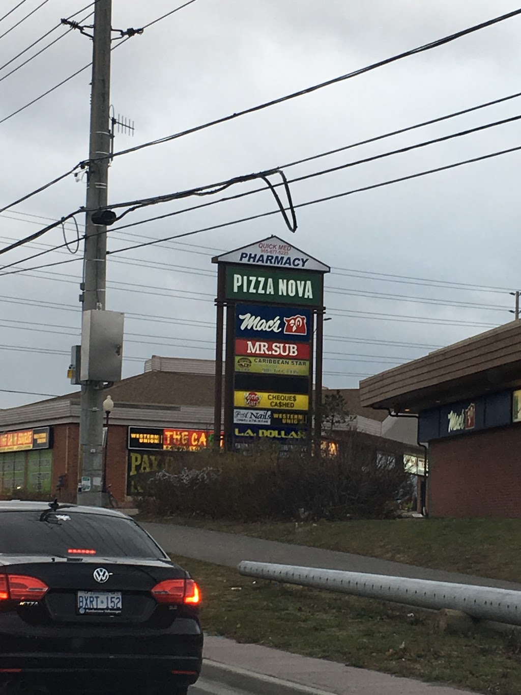 Pizza Nova | 3417 Derry Rd E, Mississauga, ON L4T 1A8, Canada | Phone: (416) 439-0000