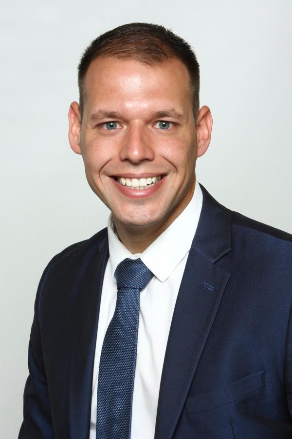 Edward Jones - Financial Advisor: Mike S Rodrigues | 4958 King St, Beamsville, ON L0R 1B0, Canada | Phone: (905) 563-8020