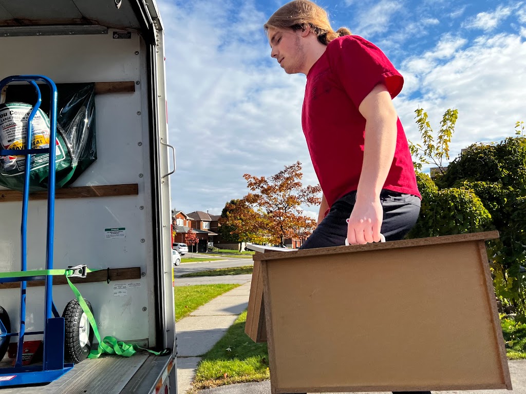 Two Broke Dudes in a Rented Truck | 2333 Secreto Dr, Oshawa, ON L1K 7K4, Canada | Phone: (289) 927-0525