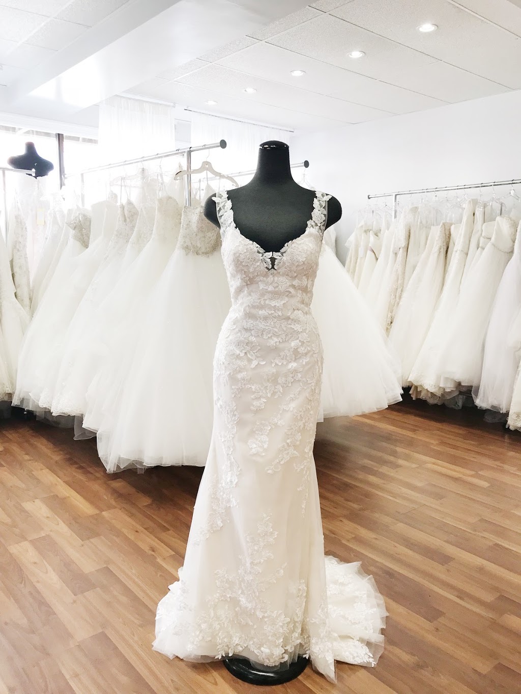Bridal Boutique | 313 Colborne St, Brantford, ON N3S 3N2, Canada | Phone: (519) 753-9609
