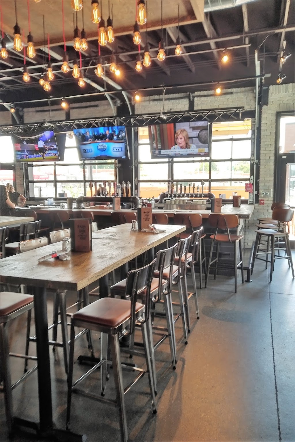Kelseys Original Roadhouse | 16045 Bayview Ave, Aurora, ON L4G 3L4, Canada | Phone: (365) 500-2011