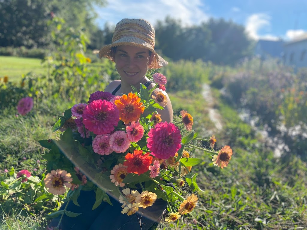 Darling ferme florale | 351 Rang Mastigouche, Mandeville, QC J0K 1L0, Canada | Phone: (514) 647-4735