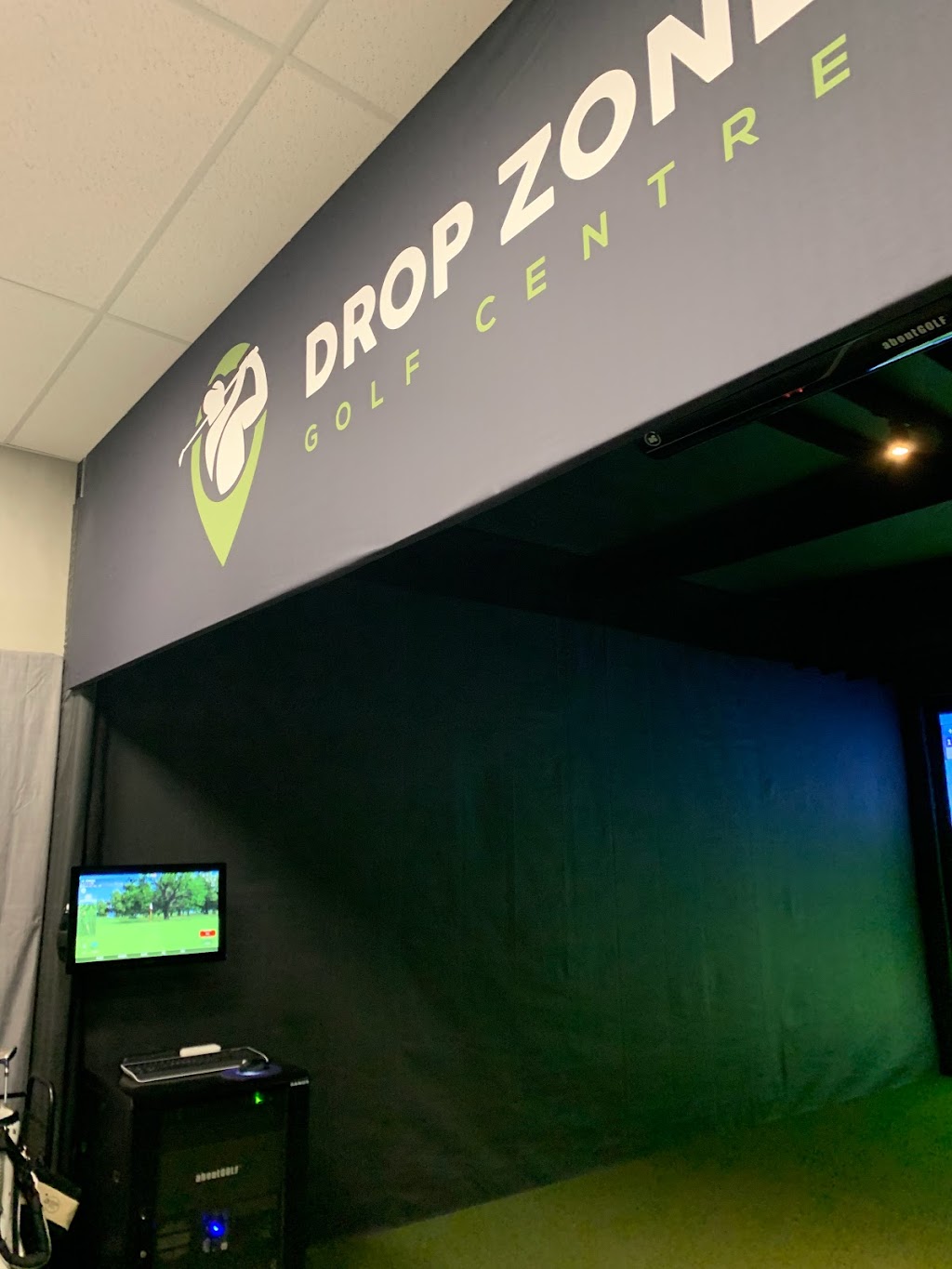 Drop Zone Golf Centre | 561 41 St N #2, Lethbridge, AB T1H 7B6, Canada | Phone: (403) 382-1159