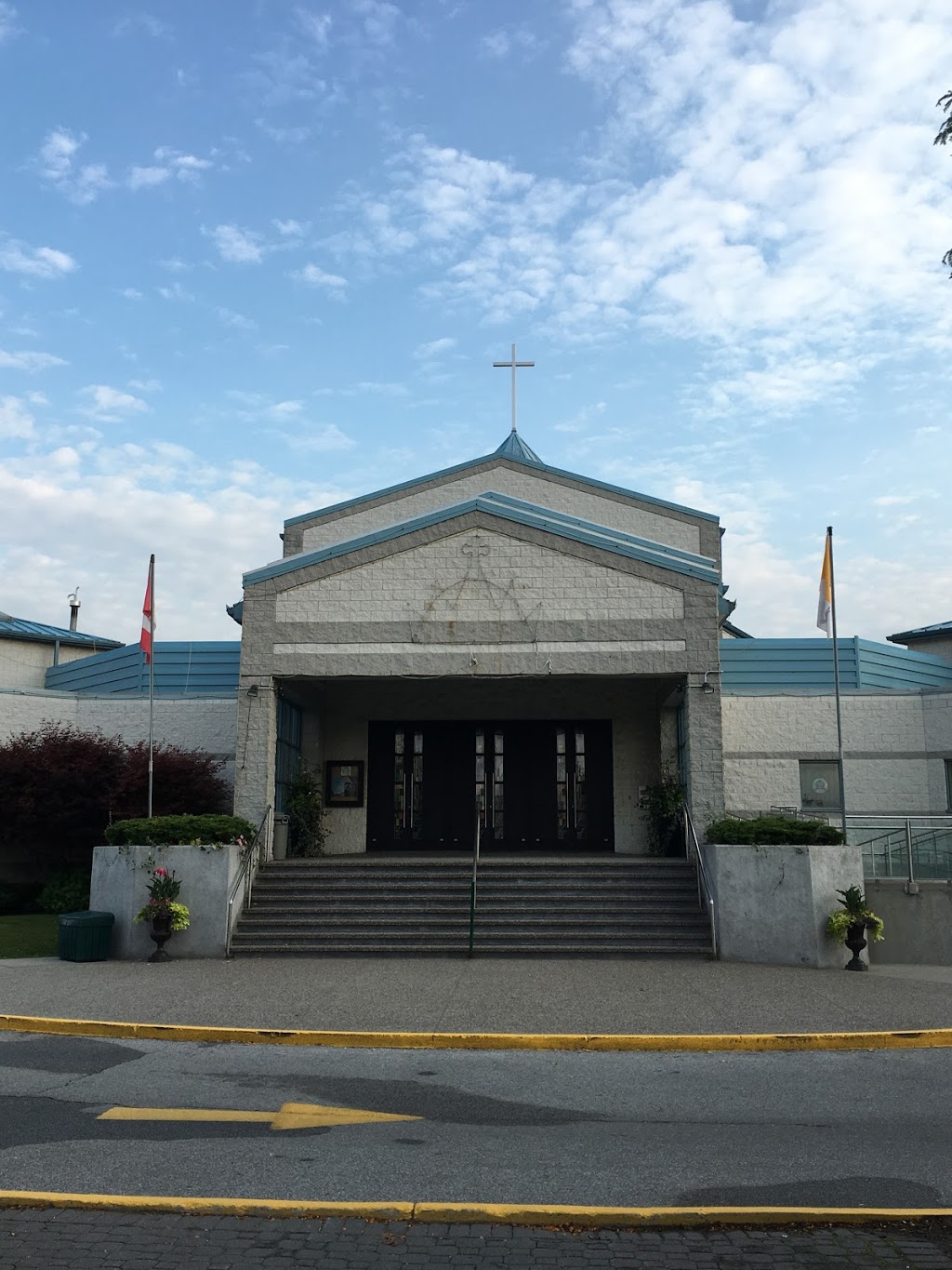Cristo Rei | 3495 Confederation Pkwy, Mississauga, ON L5B 3G5, Canada | Phone: (905) 270-1133