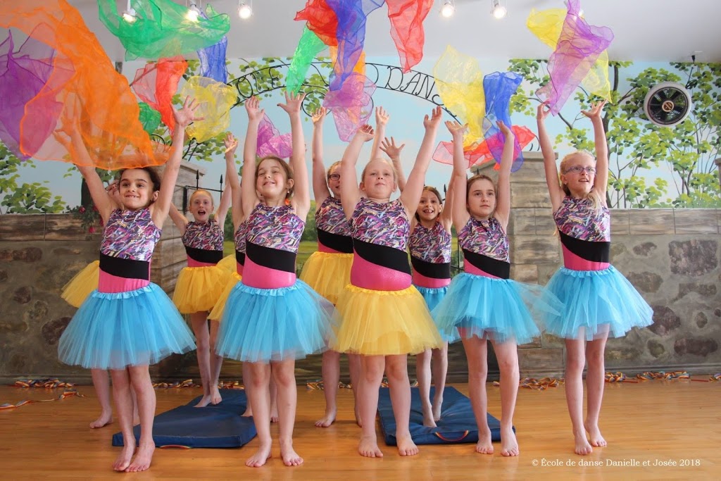 Ballet School Danielle Et Josée | 570 Chemin du Lac S, Sainte-Mélanie, QC J0K 3A0, Canada | Phone: (450) 889-4588