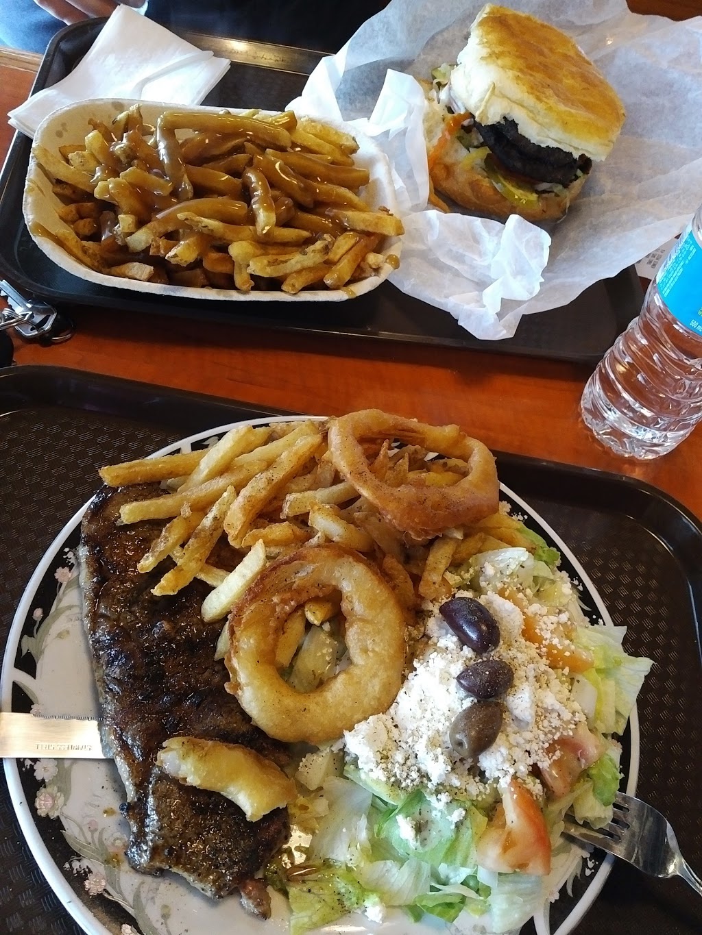 C & Dubbs Hamburgers Inc | 1706 Dundas St E, Mississauga, ON L4X 1L7, Canada | Phone: (905) 270-1361