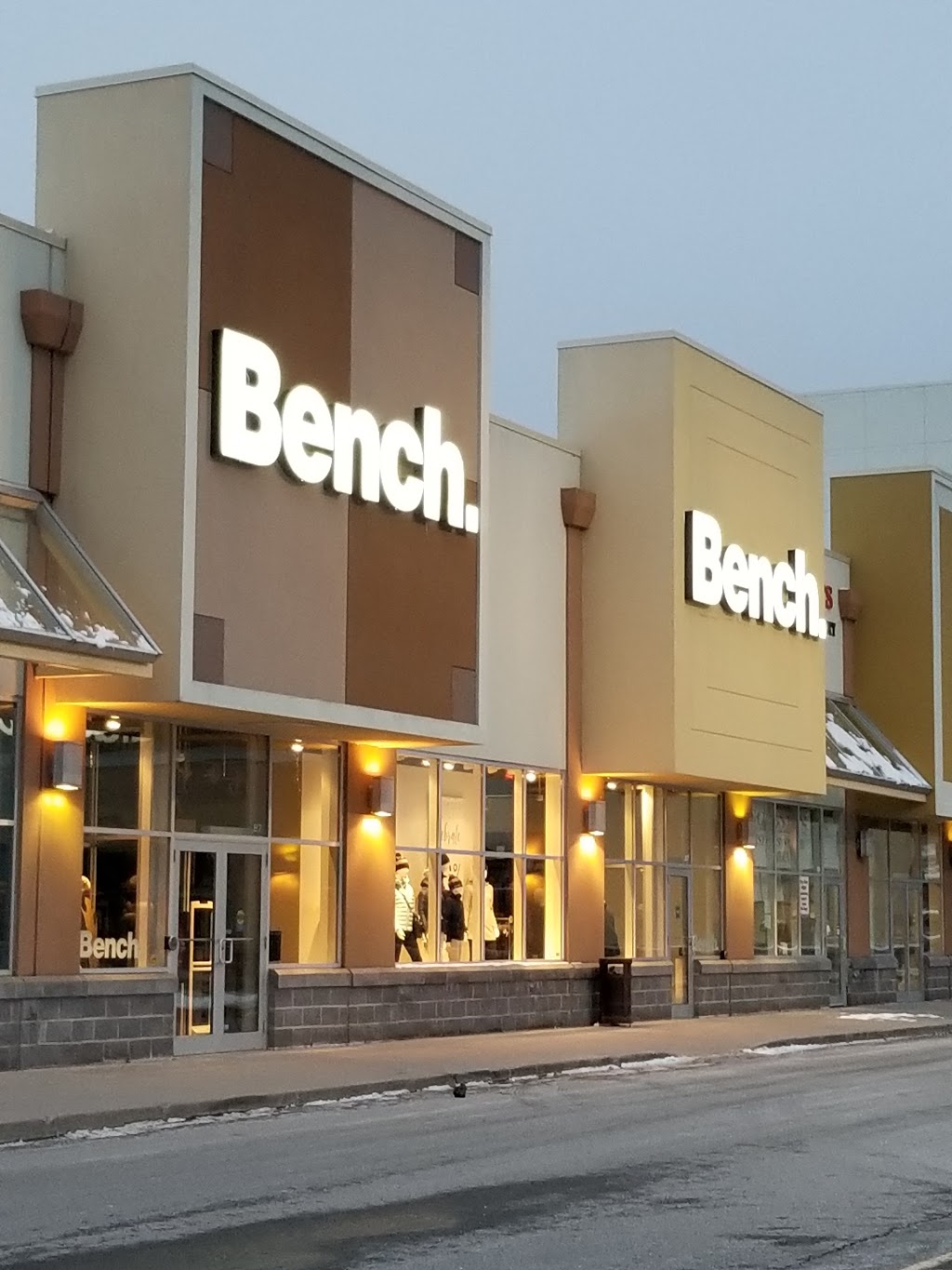 Bench | Kings Crossings, 101 Dalton Ave, Kingston, ON K7K 0C4, Canada | Phone: (613) 417-0312