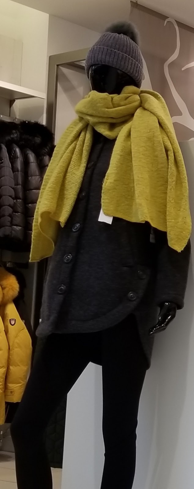 Manteaux Manteaux | Carrefour Laval, 3035 Boulevard le Carrefour, Laval, QC H7T 1C8, Canada | Phone: (450) 681-6578