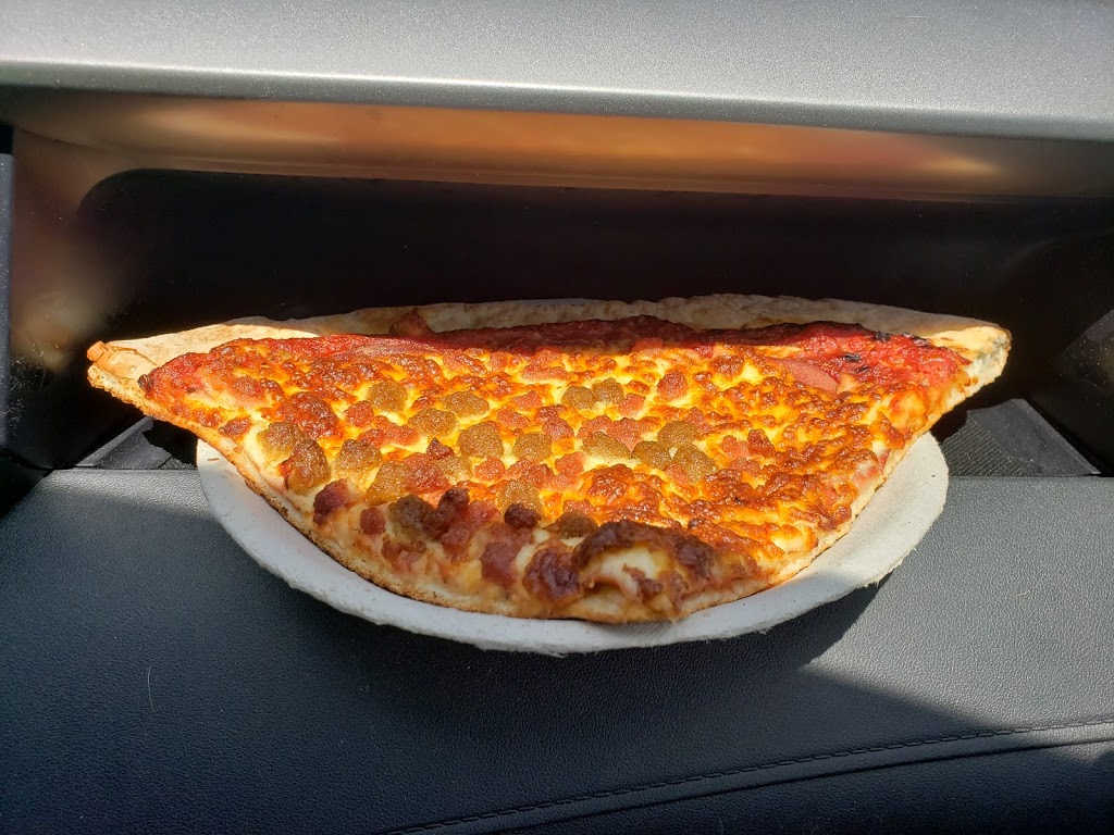 Beachside Pizza & Market | 5048 NS-331, LaHave, NS B0R 1C0, Canada | Phone: (902) 693-2194