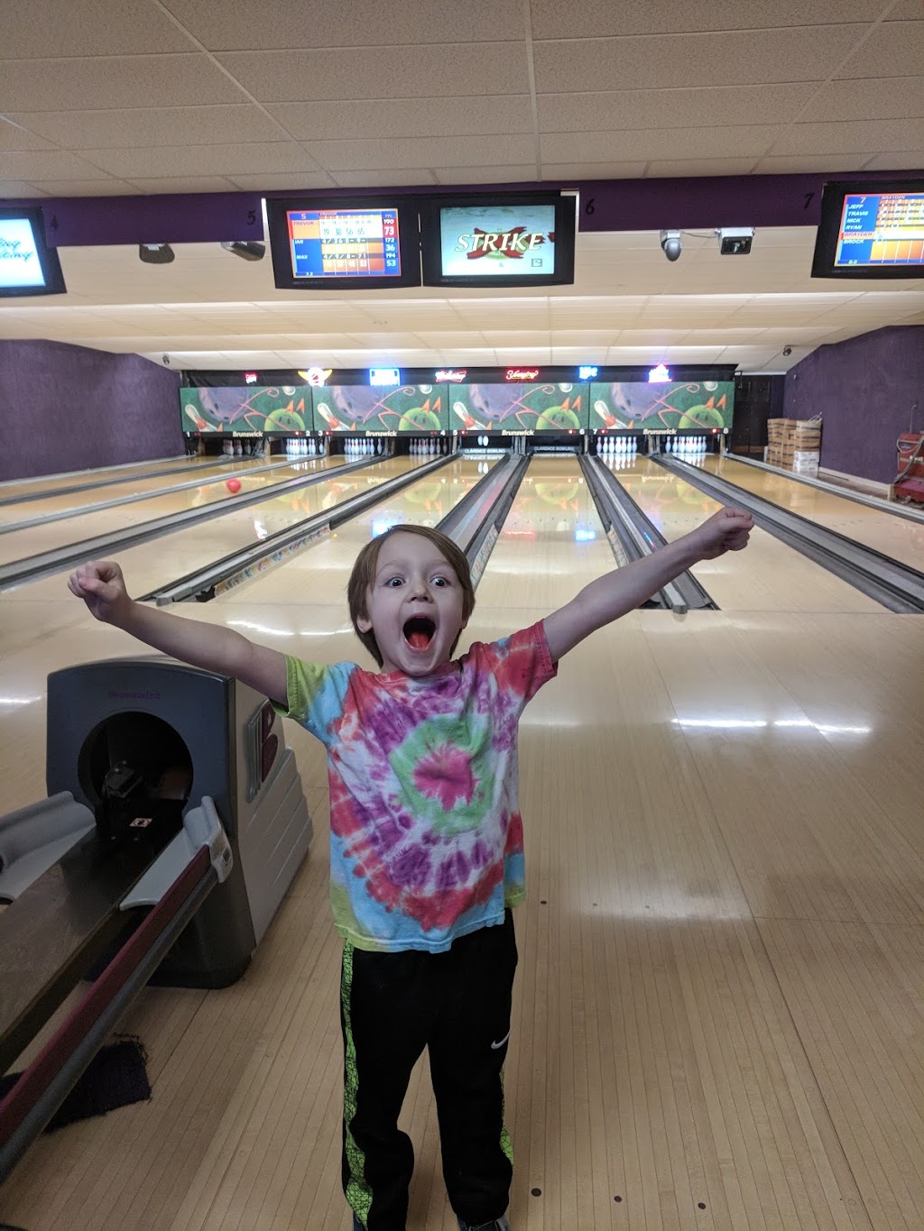 Clarence Bowling Academy | 10718 Main St, Clarence, NY 14031, USA | Phone: (716) 759-6701
