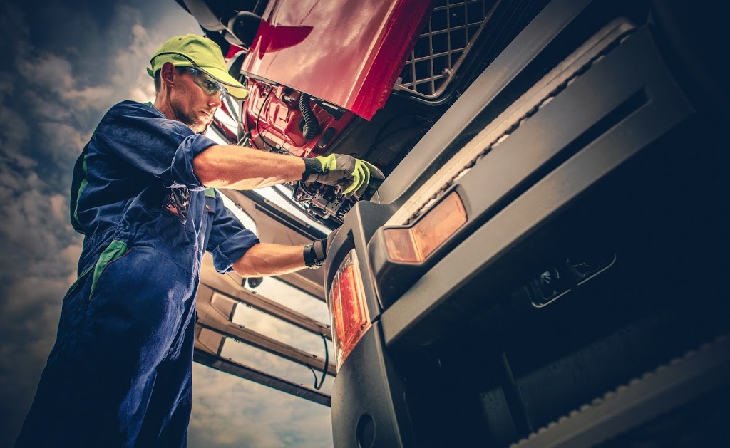 Bill and Sons Truck Repair | 6295 Netherhart Rd, Mississauga, ON L5T 1A2, Canada | Phone: (905) 673-6300