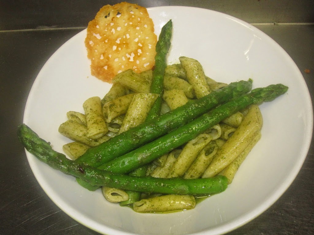 Zolas Restaurant | 2194 Robertson Rd, Nepean, ON K2H 9J5, Canada | Phone: (613) 721-0227