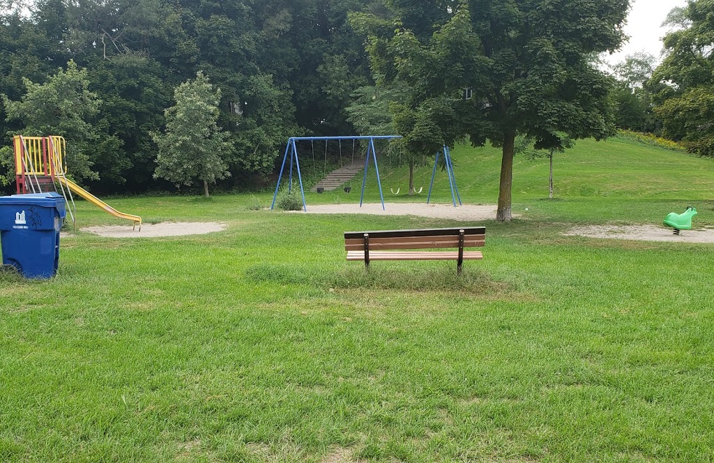 Park Lawn Park | 340 Park Lawn Rd, Etobicoke, ON M8Y 1Z1, Canada