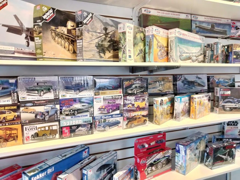 Puzzles & Pastimes Hobby Shop | 18 Coldwater Rd, Coldwater, ON L0K 1E0, Canada | Phone: (705) 717-3462