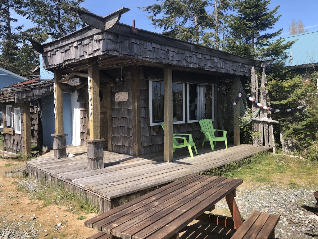 The Breakers Beachfront Resort | 8940 Clarkson Ave, Black Creek, BC V9J 1B1, Canada | Phone: (250) 337-5411
