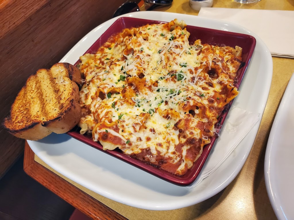Boston Pizza | 32530 S Fraser Way, Abbotsford, BC V2T 1X5, Canada | Phone: (604) 859-3333